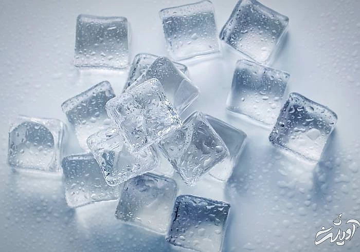 یخ خوراندن عجیب به نوزاد یخ خوردن